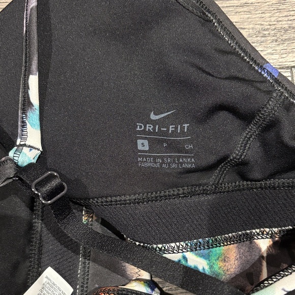 Nike Black Floral Sports Bra - Picture 5 of 5